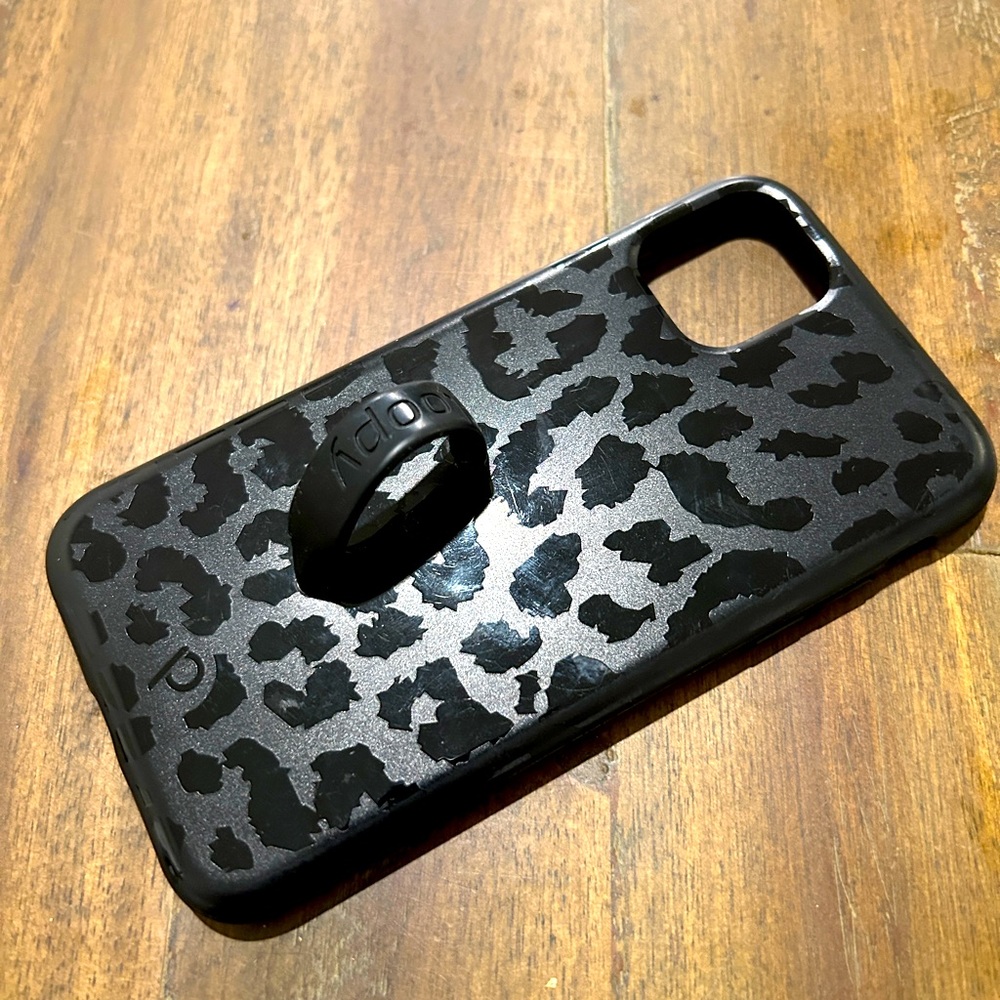 Loopy case for iPhone 11, Midnight Leopard